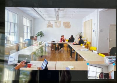 Hybride bijeenkomsten en beleid bij drie Vlaamse Steunpunten