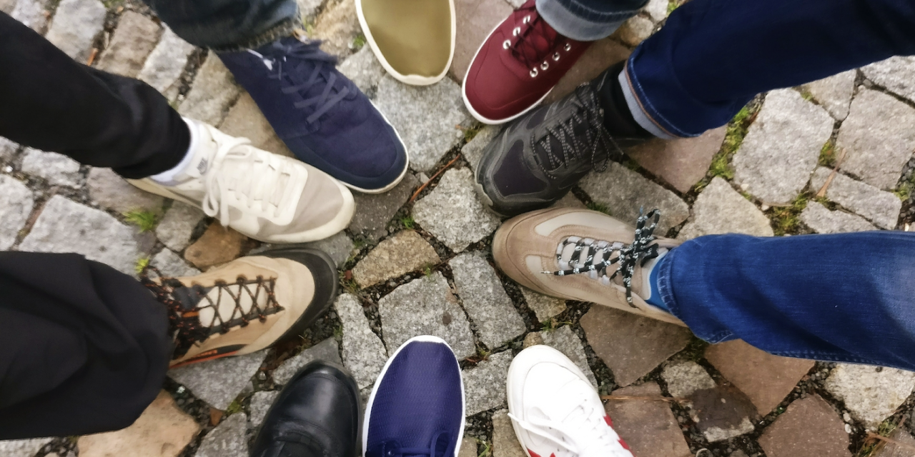 Hoe stimuleer je online deelnemers om kennis met elkaar te delen?