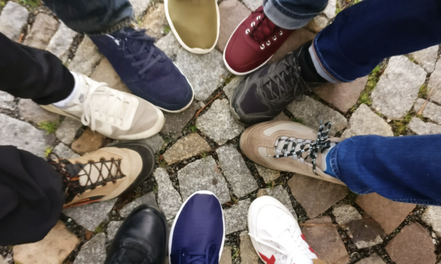 Hoe stimuleer je online deelnemers om kennis met elkaar te delen?