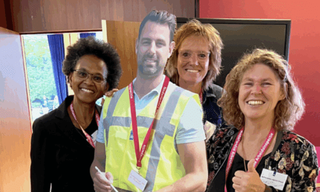 Van iPad tot chatbot: faciliteren van leren over digital skills